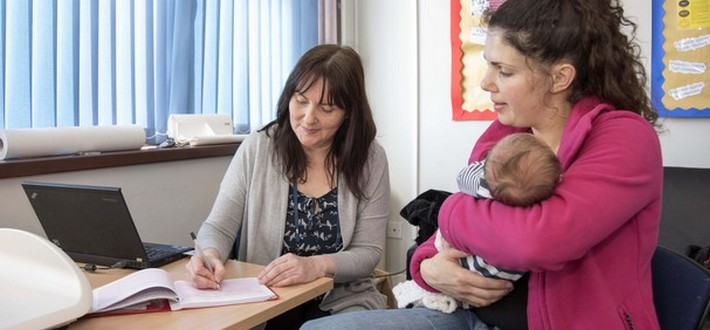 health visitor with mum
