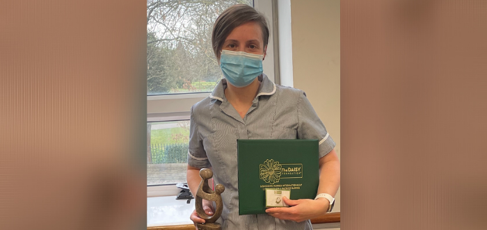 Carly collects DAISY award