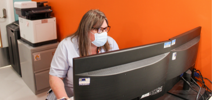 Sheffield Children’s Sarah Young wins a Rising Star award on World Administrative Day